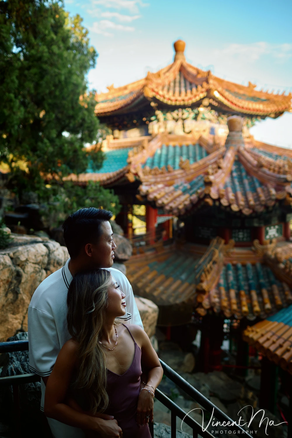 Couple engagement photos at the Travel in Picture in Beijing’s Summer Palace