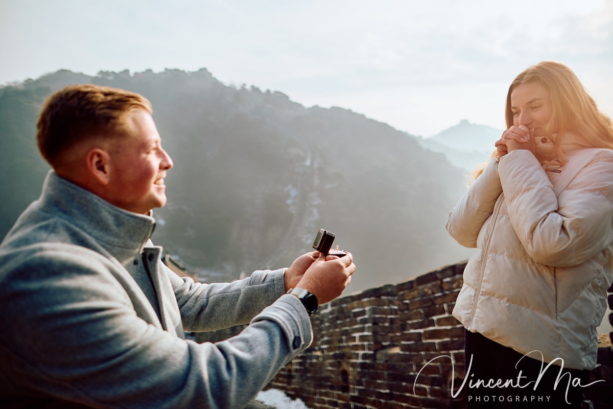 South African couple proposal at Mutianyu Great Wall Watchtower 6 in winter