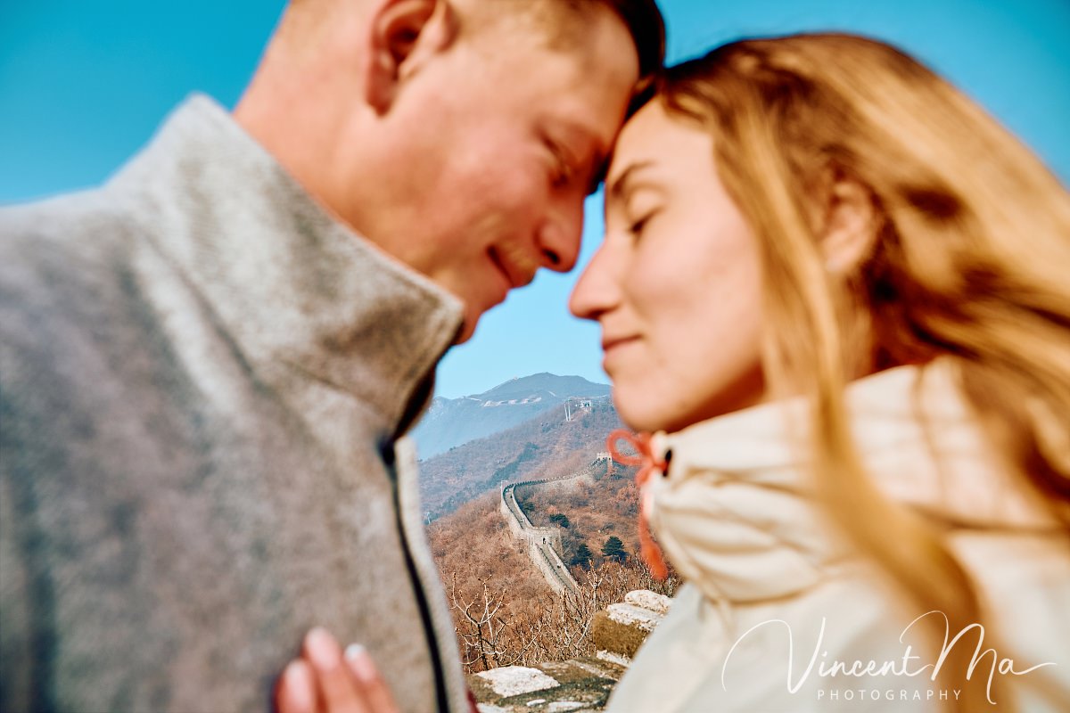 South African couple proposal at Mutianyu Great Wall Watchtower 7 in winter