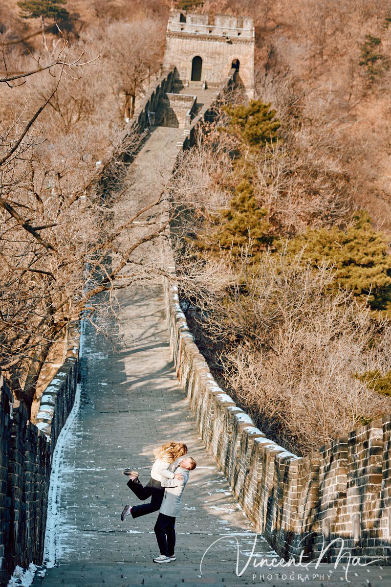South African couple proposal at Mutianyu Great Wall Watchtower 7 in winter