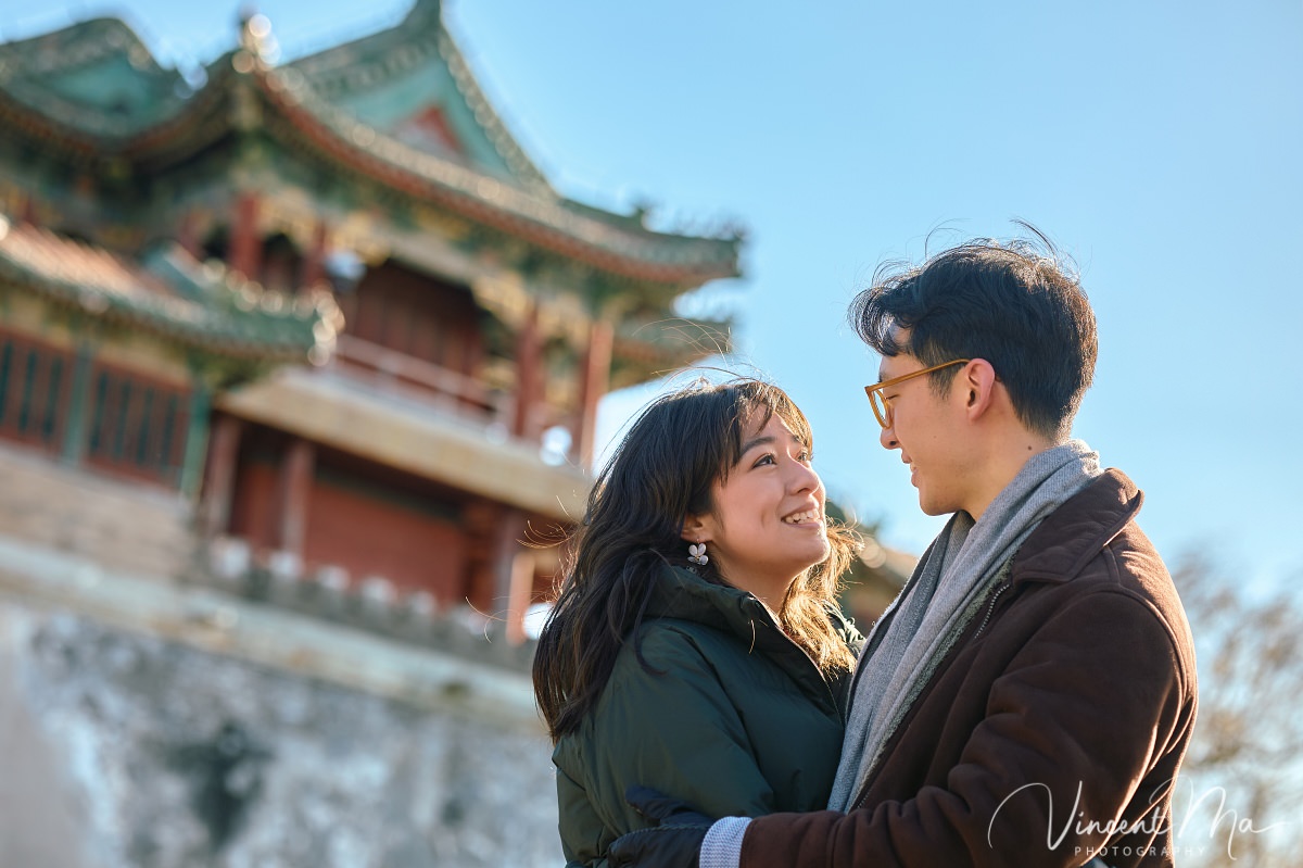 Couple engagement shooting in winter Beijing Summer palace